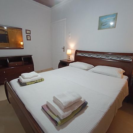 Rodomelo House With Terrace - 4 Bedrooms Leonídion Екстериор снимка