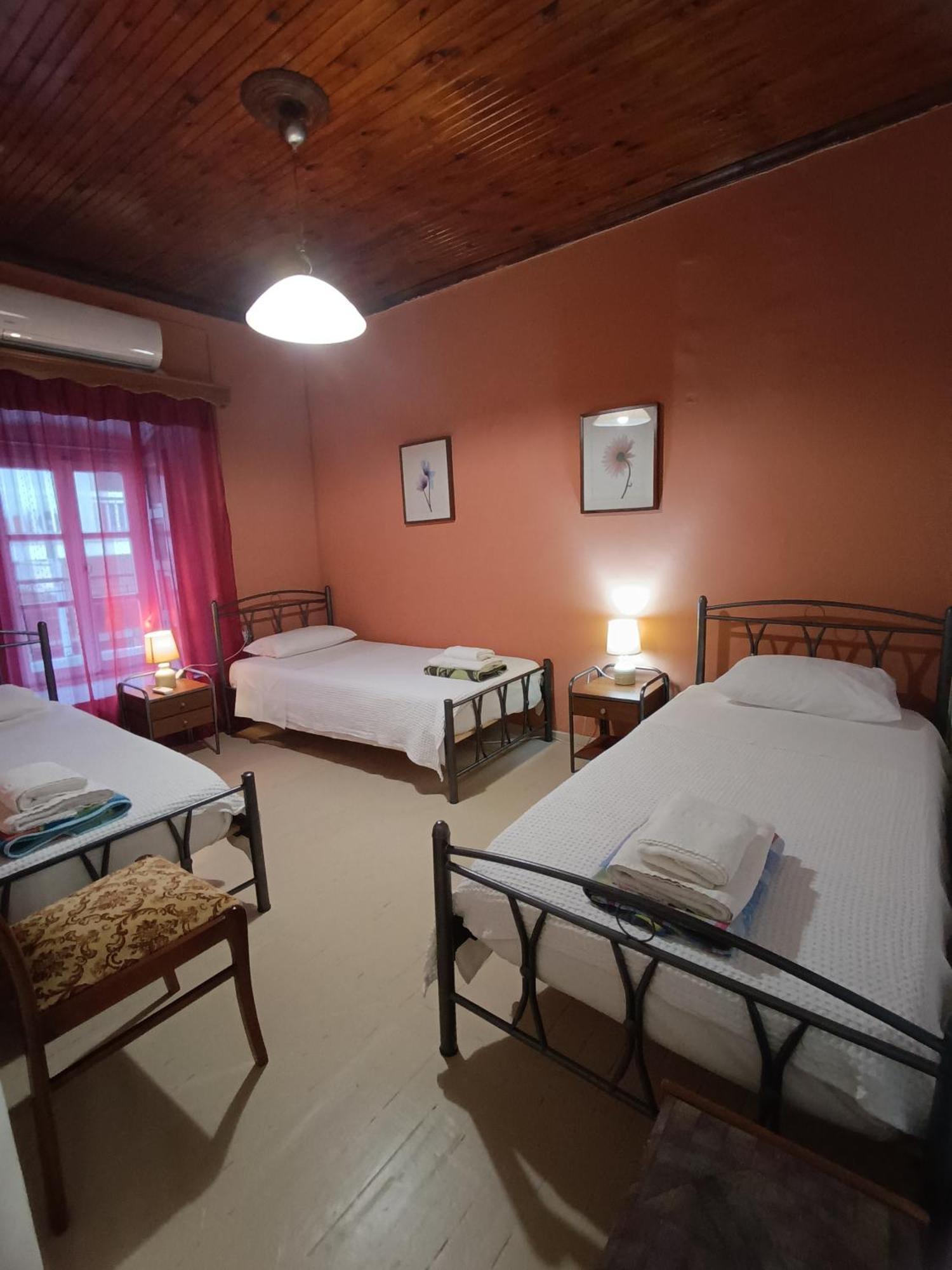 Rodomelo House With Terrace - 4 Bedrooms Leonídion Екстериор снимка