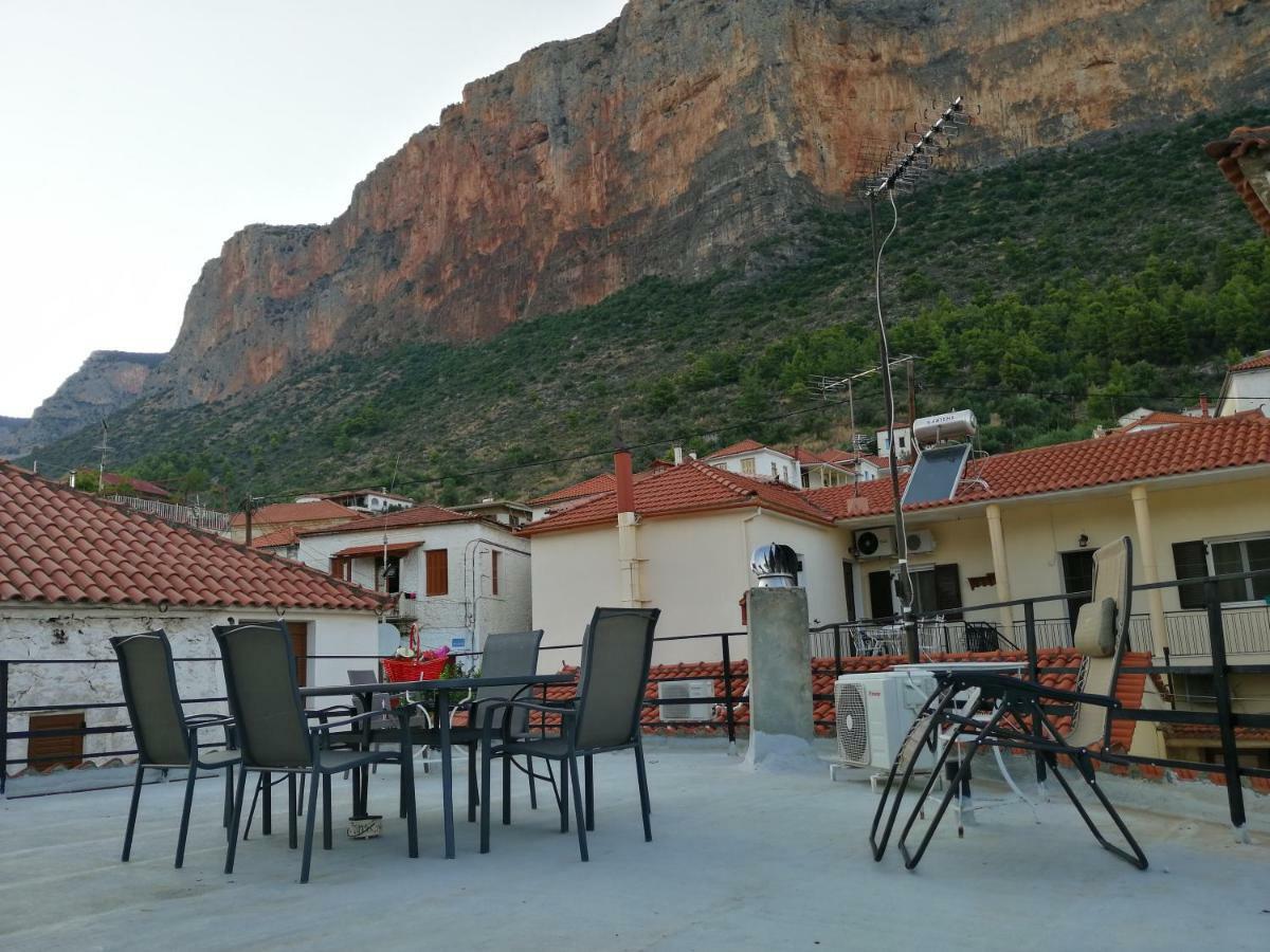 Rodomelo House With Terrace - 4 Bedrooms Leonídion Екстериор снимка