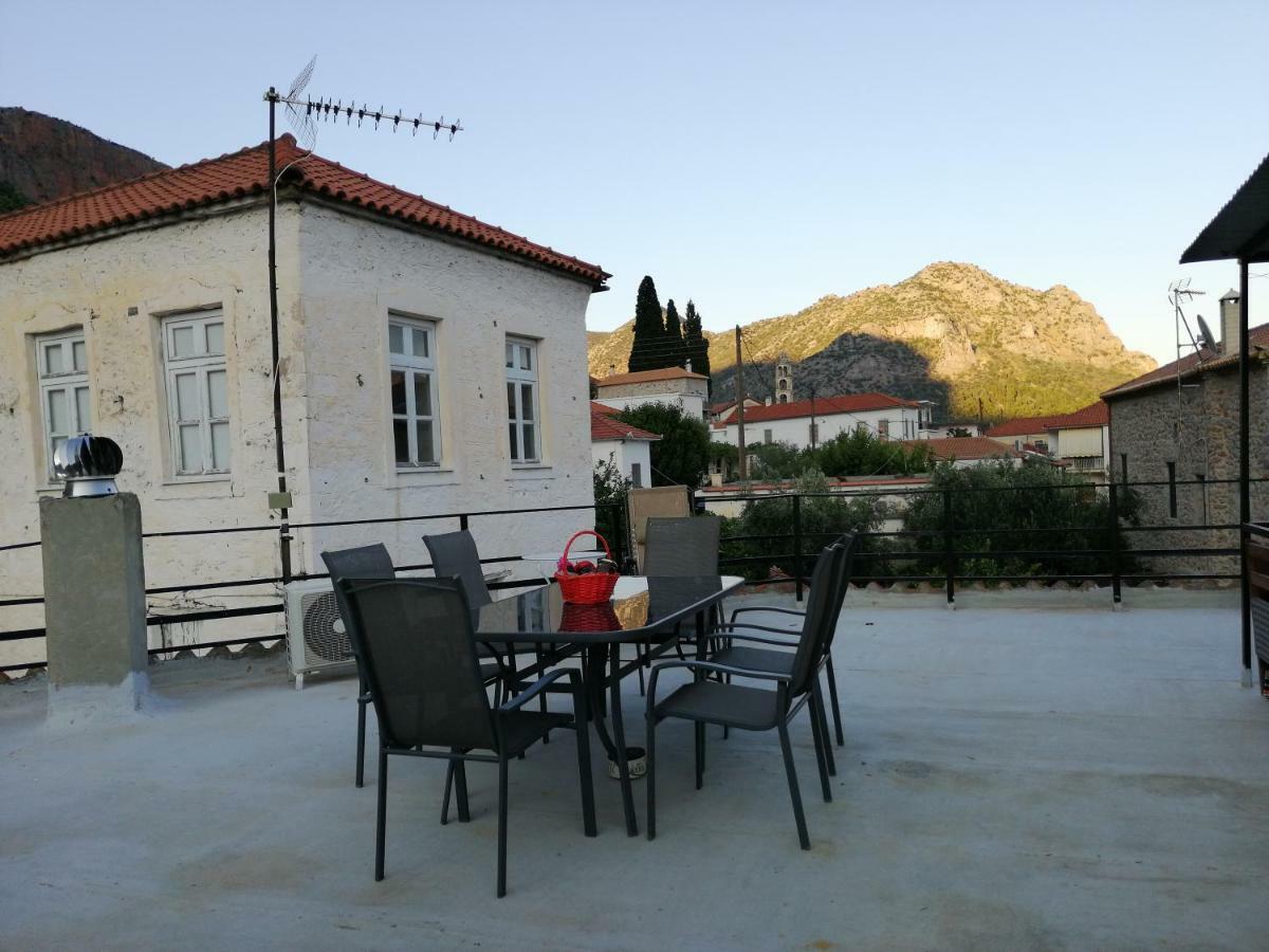 Rodomelo House With Terrace - 4 Bedrooms Leonídion Екстериор снимка